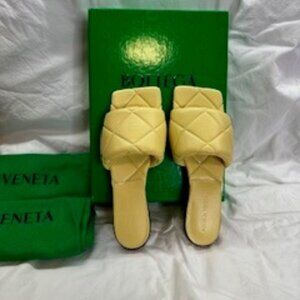 Bottega Veneta Leather Size 38 Yellow Leather Slides.